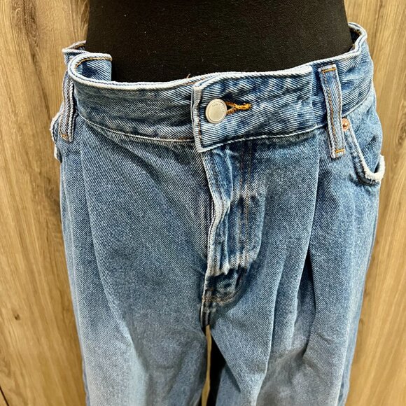 Oak & Fort Cropped High-Rise Pleated Jeans - Picture 7 of 10